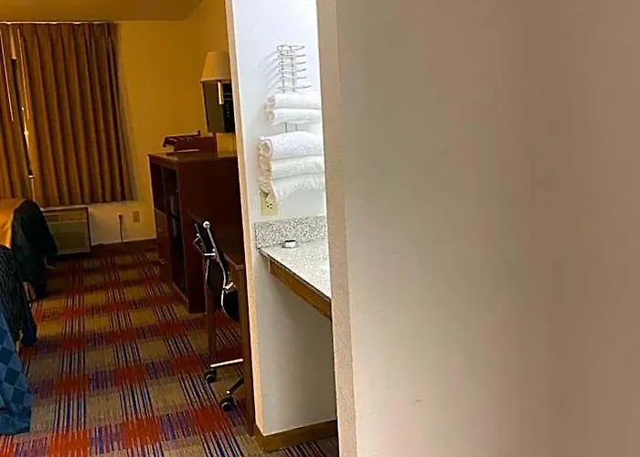 Americas Value Hotel